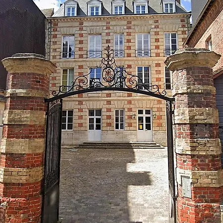 Louis Xiii Apartment *